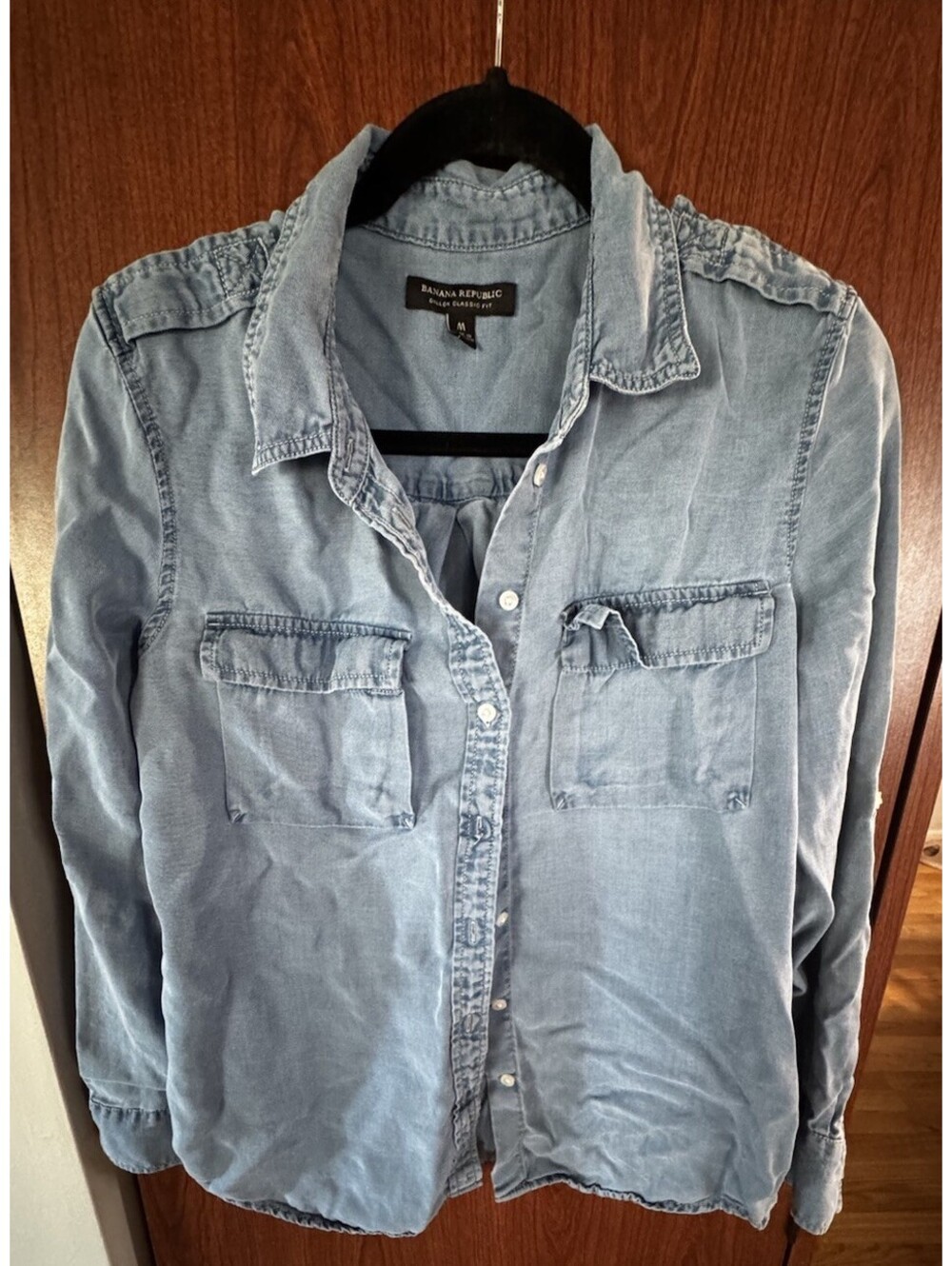 Banana Republic Dillon Classic Fit M Lyocell Chambray Utility Shirt Blue